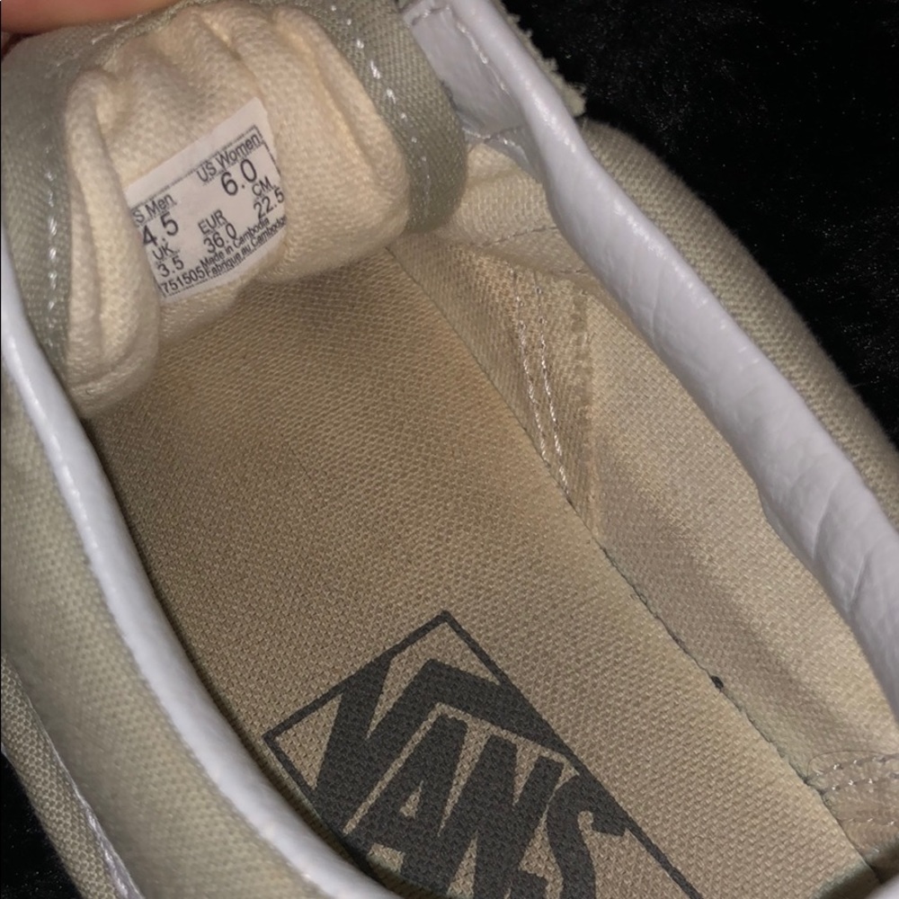 Vans - Picture 5 of 5